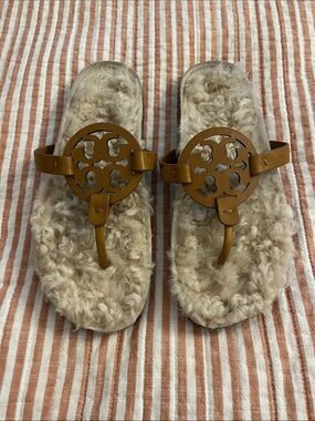 Tory Burch Miller Cloud  Shearling Thong Sandals